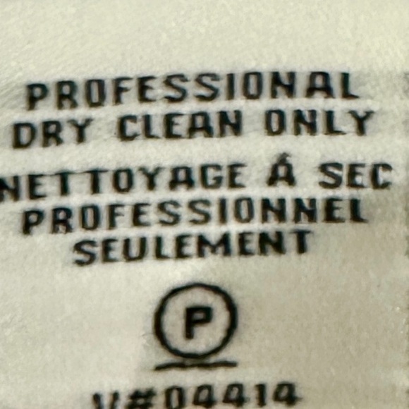 Diane Von Furstenberg Doris Cropped Lace Cardigan - Picture 8 of 9